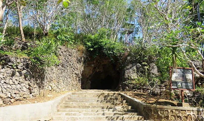 Pintu Masuk Goa Tembus