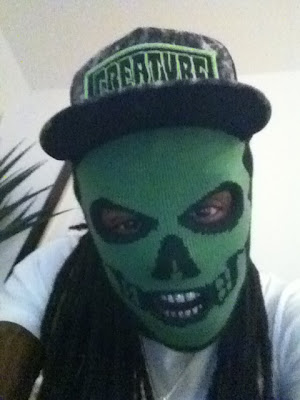 Foto do Lil Wayne com máscara verde