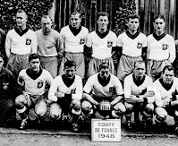 LILLE OLYMPIQUE SPORTING CLUB - Lille, Francia - Temporada 1947-48 - Dubreucq, Wittowski, Jadrejak, Prevost, Sommerlinck, Bigot; Vandooren, Tempowski, Baratte, Carré, Lechantre - LILLE OLYMPIQUE S. C.3 (Vandooren, Baratte 2) RACING C. DE LENS 2 (Stanis 2) - 10/05/1948 - Copa de Francia, final - París, Francias, Stade Yves du Manoir, Colombes - El Lille Olympique gana su 3ª Copa de Francia, las tres de forma consecutiva