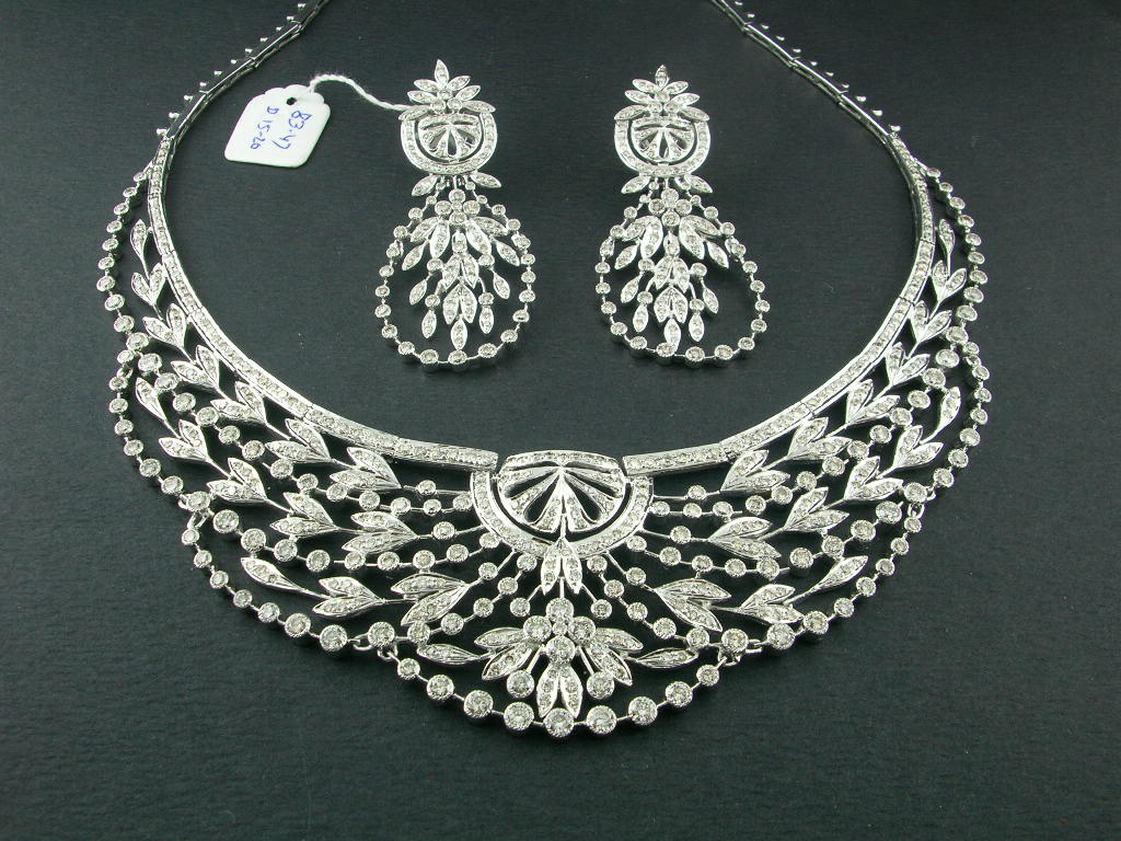 Jewellery+is+on+top+of+fashion+chart+these+days.+Jewellery+designers ...