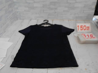 中古品　子供服　150㎝　ブラック　半袖Tシャツ　110円