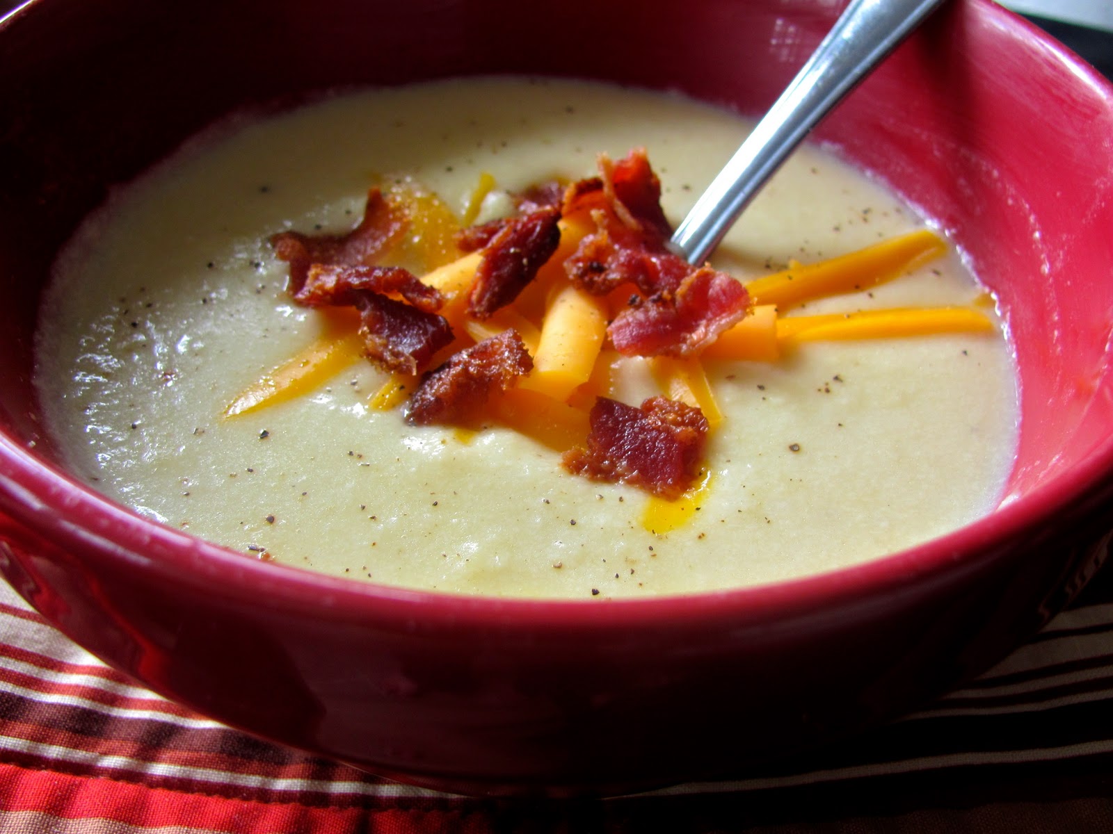 The Double Dipped Life: Cheesy Cauliflower Soup