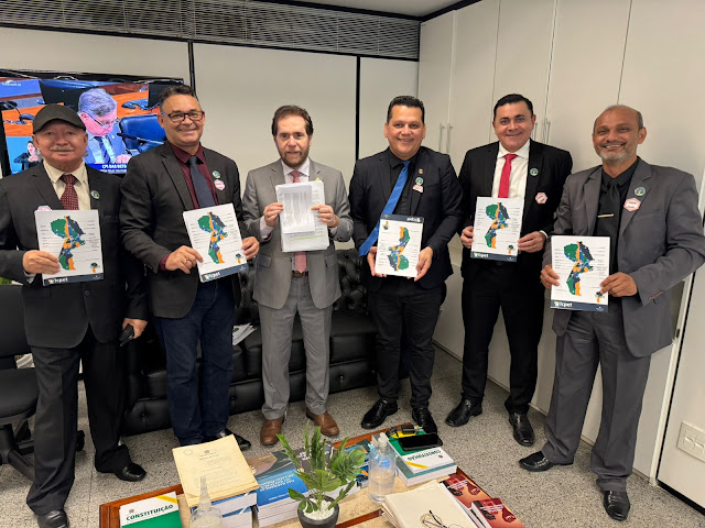 Em Brasília, comitiva pró Estado do Tapajós reúne com senador Plínio Valério e outros Senadores e avança nas articulações para retorno da votação do pedido de plebiscito.