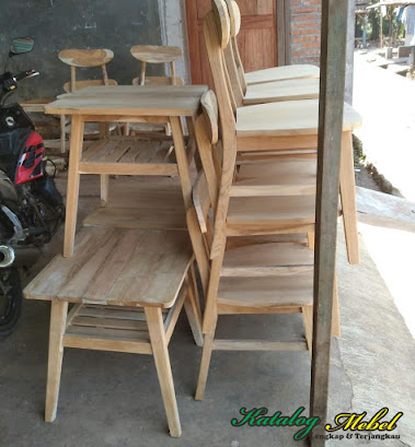 Display produk Nusantara Furniture