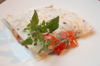 Rezept für Quesadilla mit Tomaten und Blauschimmelkäse