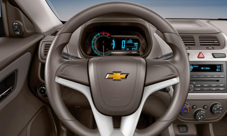 Chevrolet Cobalt é na Rumo Norte - O Cobalt resgata o prazer de dirigir com direção hidráulica e volante anatômico com regulagem em altura.