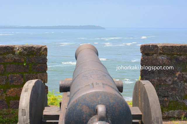 Forts-Goa-Attractions-Tour-India