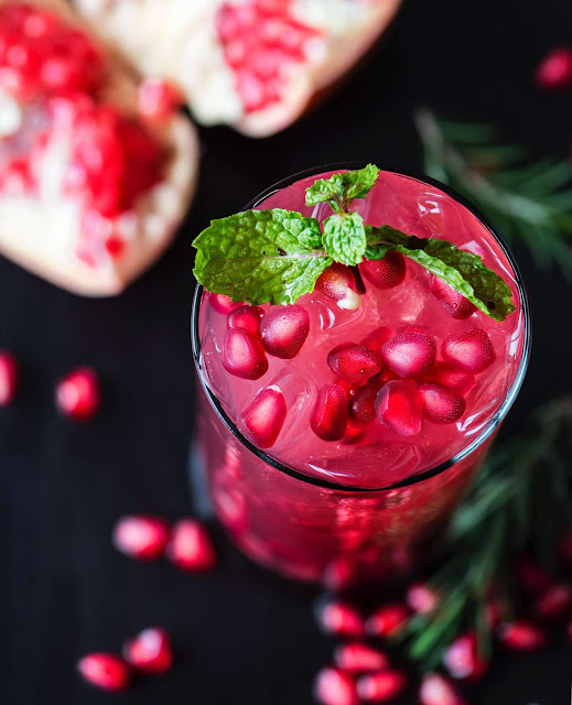 Pomegranate Juice for clear glowing skin