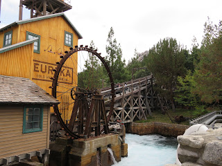 Grizzly River Run Disney California Adventure Lift Hill