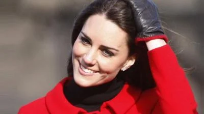 "Kate Middleton Shines at Wimbledon in Custom Royal Purple Safiyaa Gown"