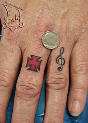 finger tattoo 2011