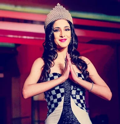 Kanikka Kapur Images