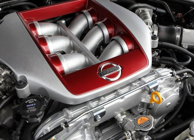 Nissan GT-R 2012 images