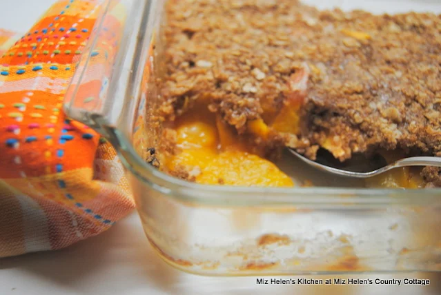 Old Fashioned Peach Crisp at Miz Helen's Country Cottage