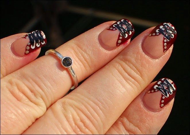 Nageldesign Nail Art Fabrics Corsage Mieder 04