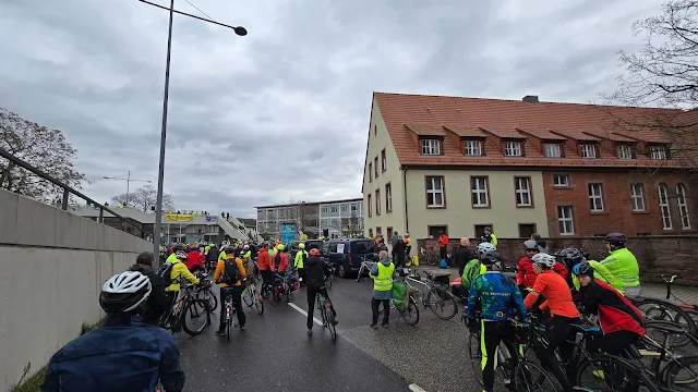 Fahrrad Kundgebung vor Staatsanwaltschaft