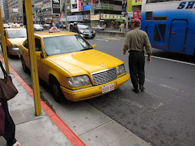 w124 yellow taxi