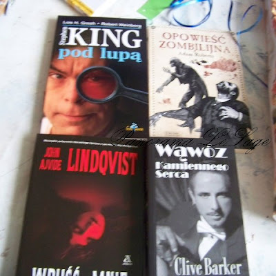 prezenty pod choinkę Clive Barker Wąwóz Kamiennego Serca Lois H. Gresh , Robert Weinberg Stephen Kong pod lupą , John Ajvide Lindqvist Wpuść mnie , Adam Roberts Opowieść Zombilijna