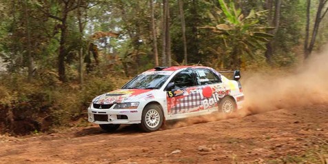 Rizal Sungkar Juara Kejurnas Sprint Rally Putaran 3