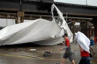 1 dead, 17 hospitalized after strong winds, lightning strike beer tent in St. Louis