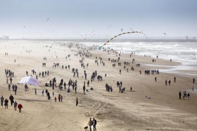 NETHERLANDS-WEATHER-BEACH