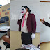 Profesor se disfraza de Gokú, Joker y más personajes para dictar clases a niños en Chancay