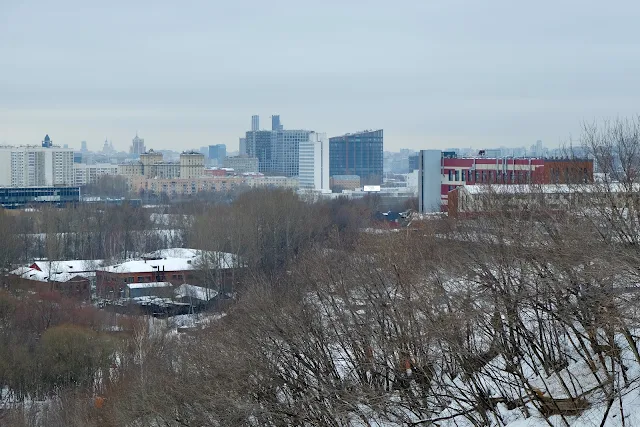 вид со склона спортивного комплекса «Кант» в сторону Варшавского шоссе