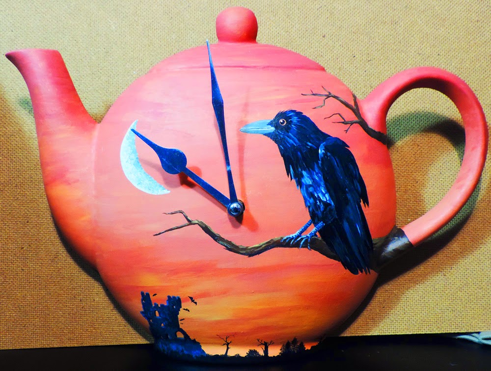 Raven tea pot