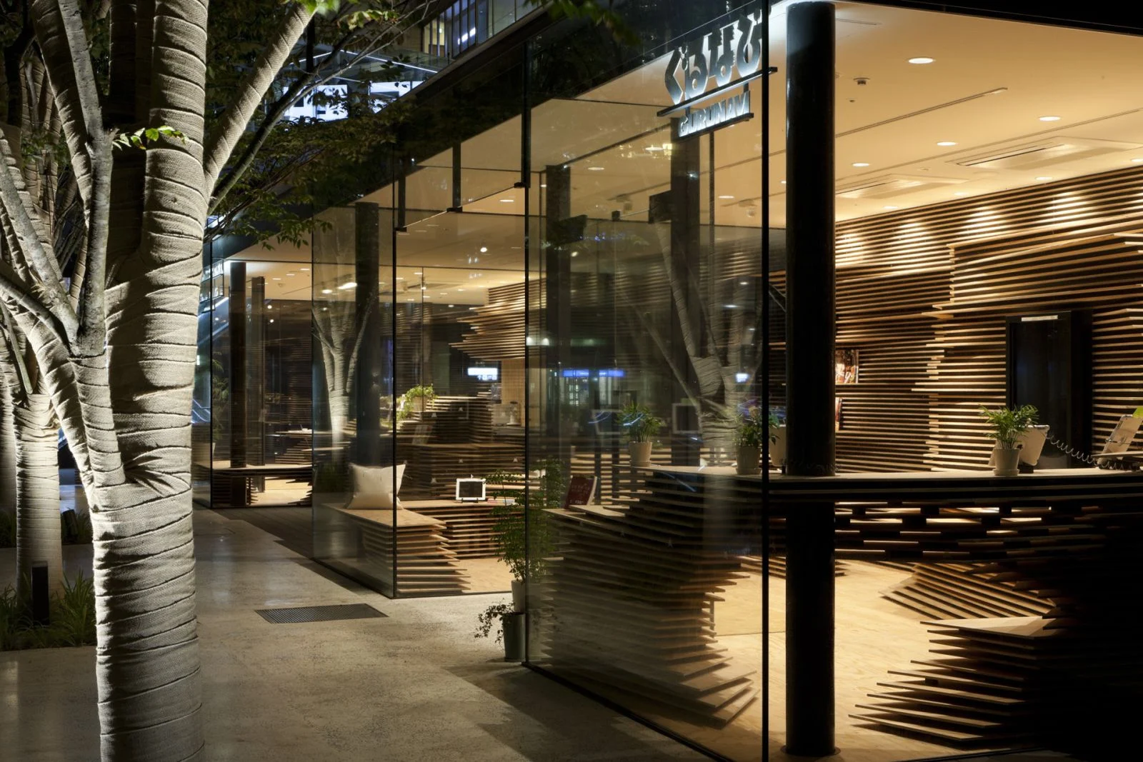 Shun Shoku Lounge by Kengo Kuma Associates