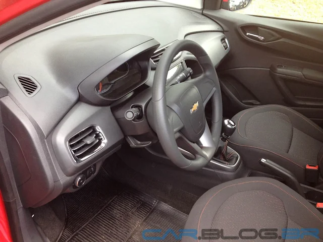 carro Onix Chevrolet - interior