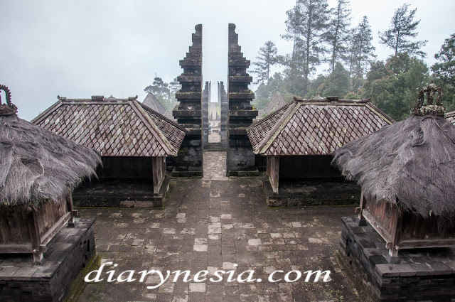 Best Places to Visit in Karanganyar, cetho temple in karanganyar, most famous temple in Indonesia, diarynesia