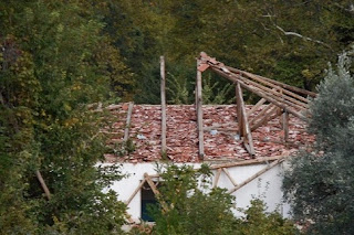 Μετανάστες ξήλωσαν κεραμίδια της Ιεράς Μονής Πέτρας Ολύμπου