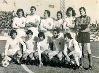 VALENCIA C. F. Temporada 1977-78. Cabral, Higinio, Jesús Martinez, Cerveró, Kempes, Manzanedo. Eloy, Carrete, Felman, Castellanos y Saura. CÁDIZ C. F. 1 VALENCIA C. F 2. 29/01/1978. Campeonato de Liga de 1ª División, jornada 19. Cádiz, estadio Ramón de Carranza. GOLES: 1-0: 52’, Blanco. 1-1: 69’, Higinio. 1-2: 89’, Saura.