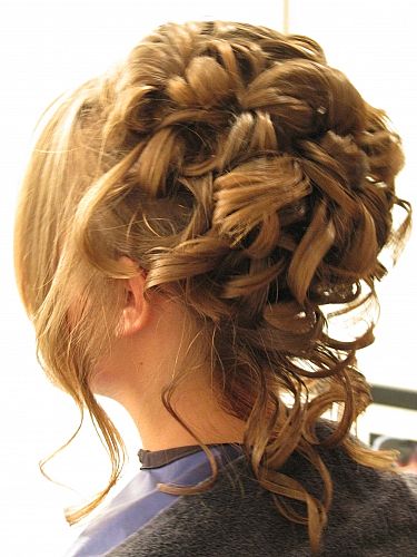 Denan oyi: Short updo hairstyles for prom
