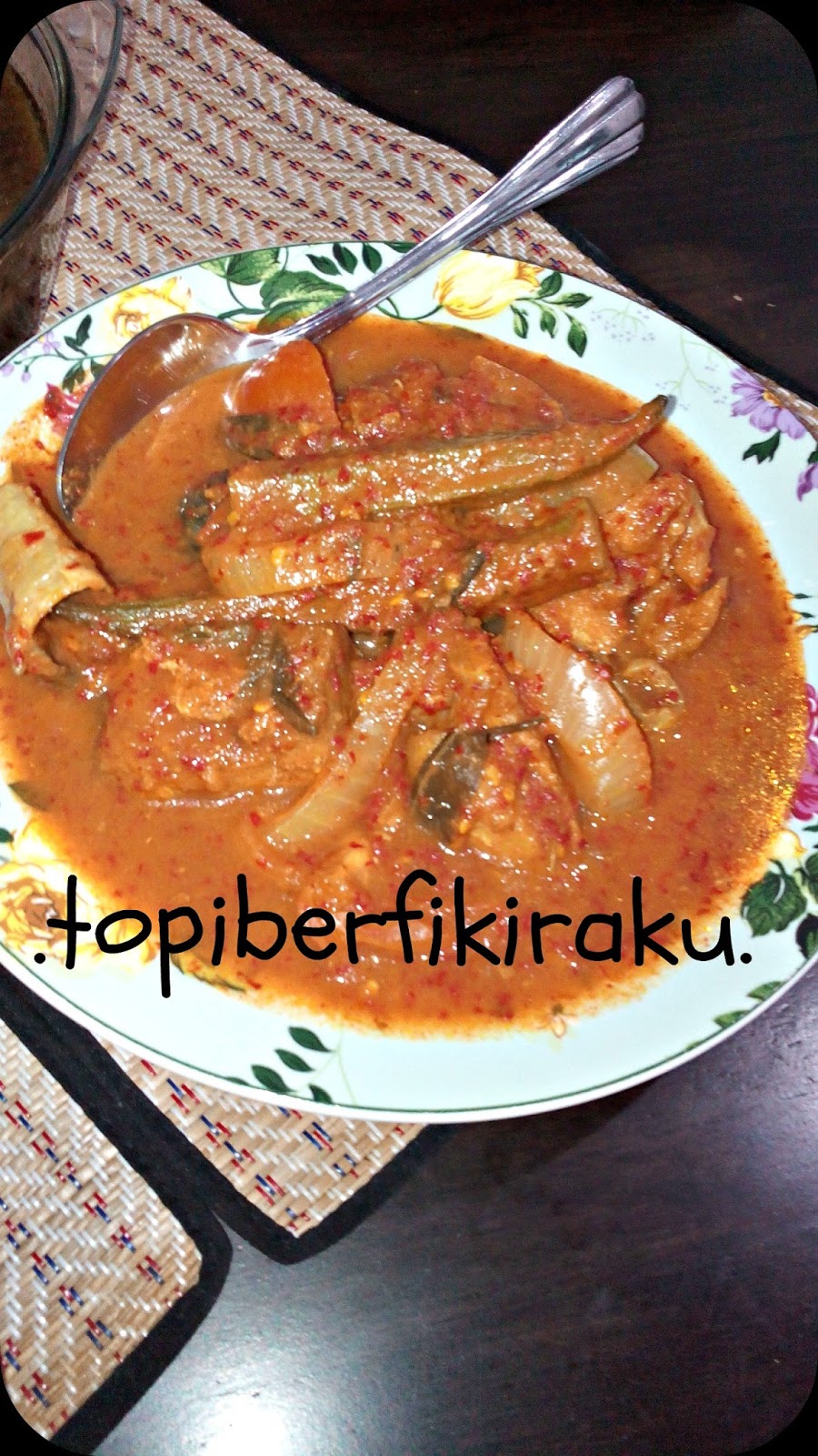 .topi berfikir aku.: .glorious food.