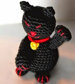 http://translate.googleusercontent.com/translate_c?depth=1&hl=es&prev=/search%3Fq%3Dhttp://leartidiminerva.blogspot.it/2014/03/amigurumi-e-un-fiore-o-un-sole.html%26safe%3Doff%26biw%3D1429%26bih%3D961&rurl=translate.google.es&sl=it&u=http://leartidiminerva.blogspot.com.es/2014/03/maneki-neko-pattern.html&usg=ALkJrhgbSzA6fA1CDcsMteFx2TzSvK4hsQ