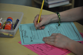 Thank you note craft that students can make for school staff or others that help them.