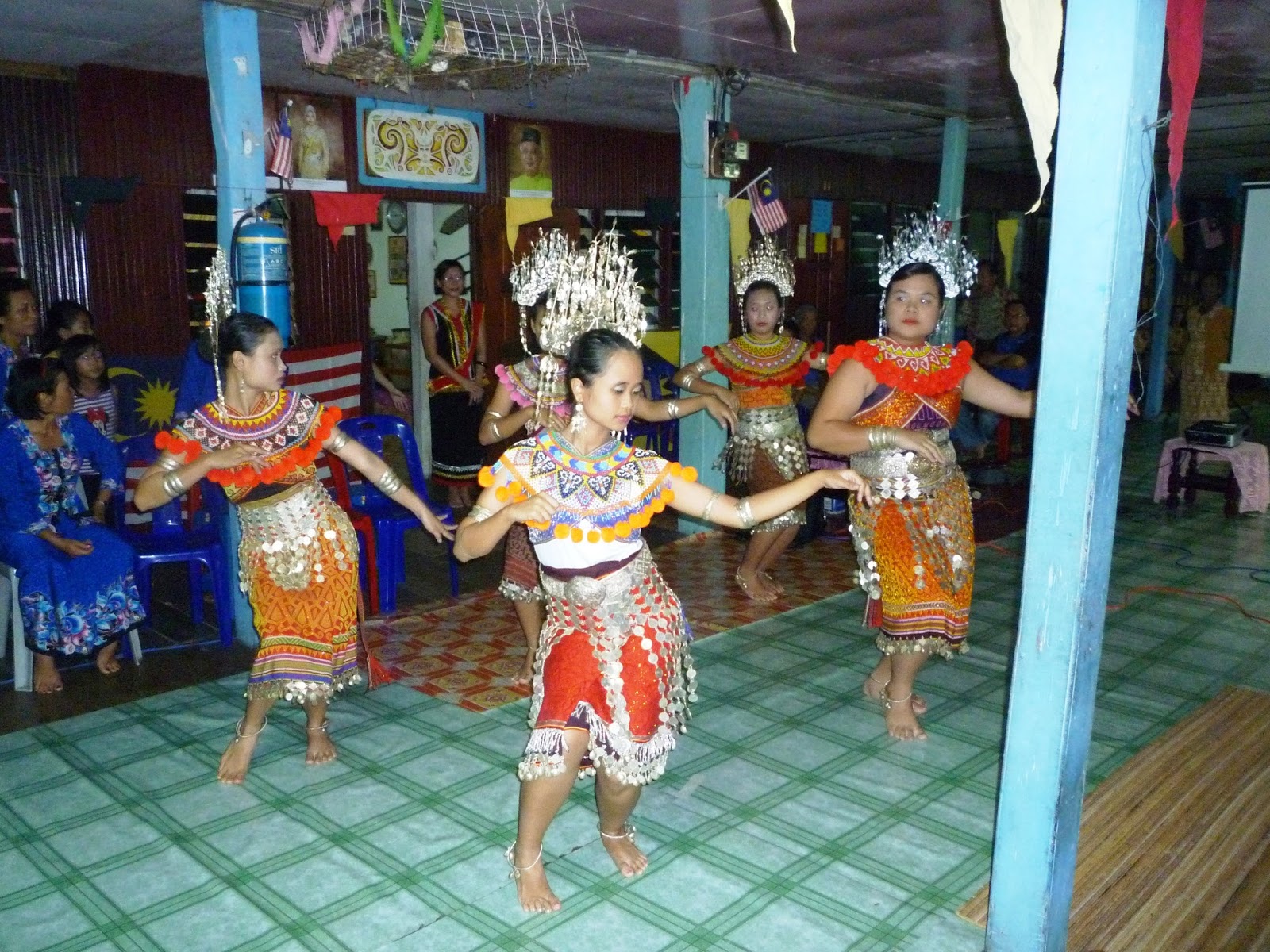 Kampung Budaya Sarawak  Tarian  Kaum Iban 