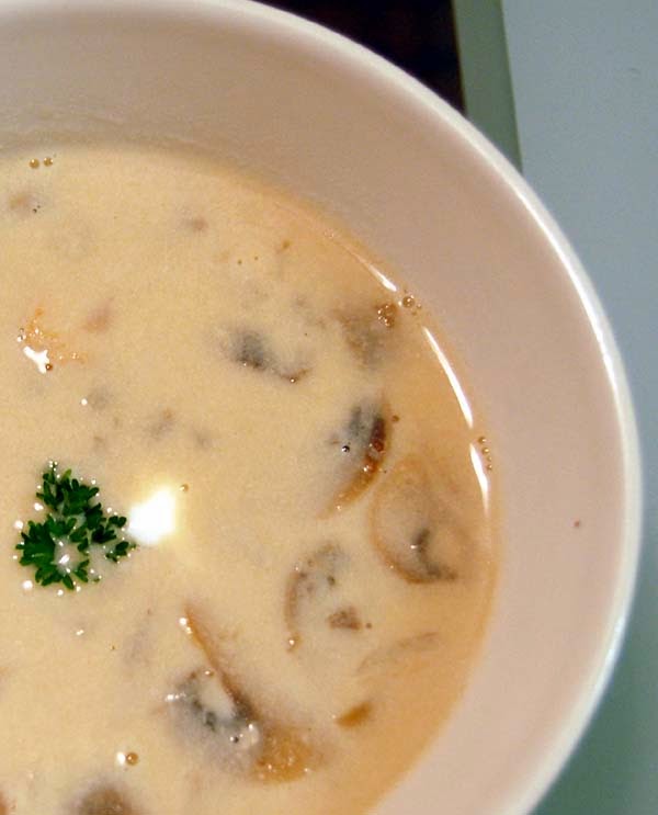 Delicious Creamy Mushroom Soup Made w/ White Wine, Broth and Lowfat Milk.