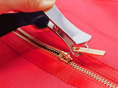 With Zipuller, It Is Very Easy To Unzip Or To Zip Up The Zipper On The Back Of Your Dress