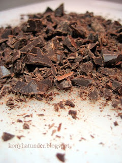 roughly-chopped-dark-chocolate