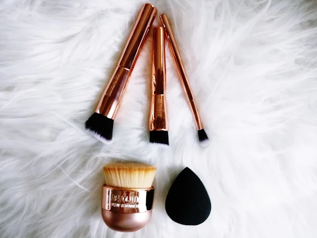 Ultra Sculpt & Blend Collection + Kabuki Brush MAKEUP REVOLUTION