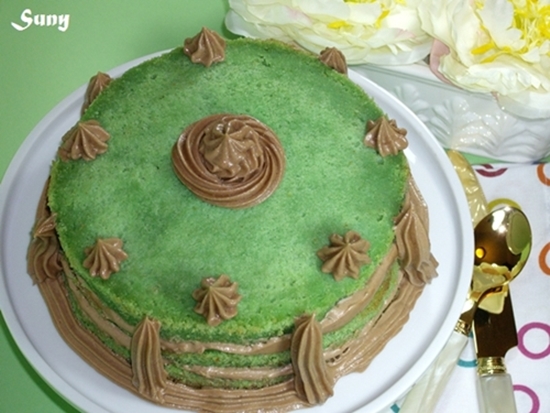 BIZCOCHO DE MENTA CON BUTTERCREAM DE CHOCOLATE CON LECHE