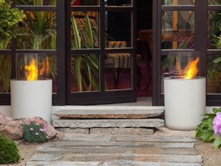 The Best Outdoor Decorations-Modern Outdoor Fireplaces