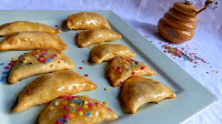 http://arteecucinadaclo.blogspot.it/2014/03/ravioli-di-carnevale-al-profumo-di.html