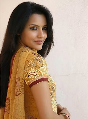 priya anand new n hot tamil actress of vamnan exposig stills 
