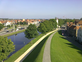 Vista de um dos moinhos que subi Bruges Bélgica Pode subir
