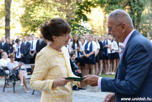 A szeptember 1-jei tanévnyitóján a rektor felhívta a figyelmet arra, hogy a diákok egyben a Debreceni Egyetem polgárai is, egy negyvenezer fős közösség tagjai, akiket várnak a szeptember 28-ai yoUDay-re, a Nagyerdei Stadionba szervezett egyetemnapi programokra is.