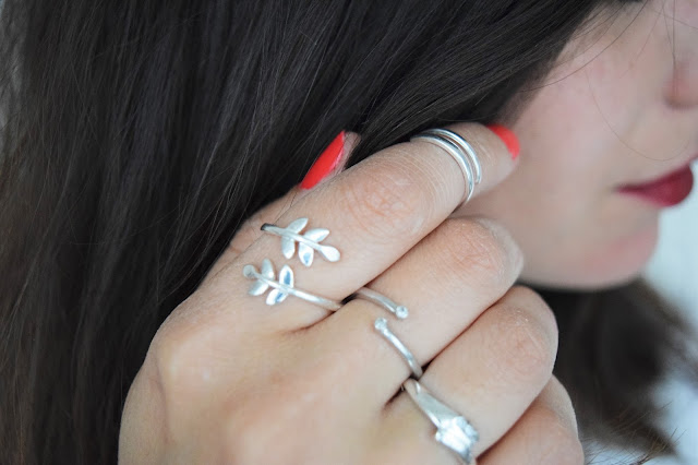 Style | JewelleryBox.co.uk - Roman Leaf Ring and Band Midi Ring