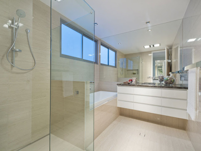 Another photo of modern bathroom in contemporary modern home in Brisbane